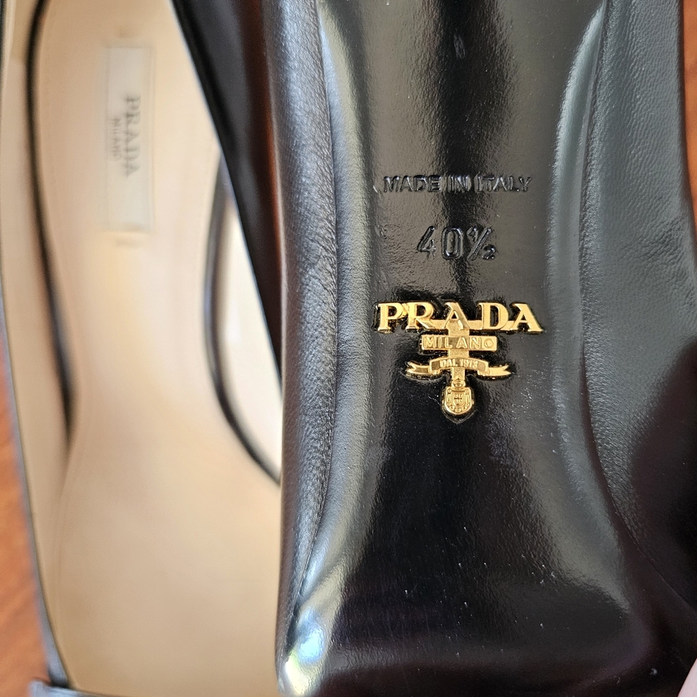 PRADA Black Leather Button Heels Point Toe Sz 40.5 - Picture 8 of 16